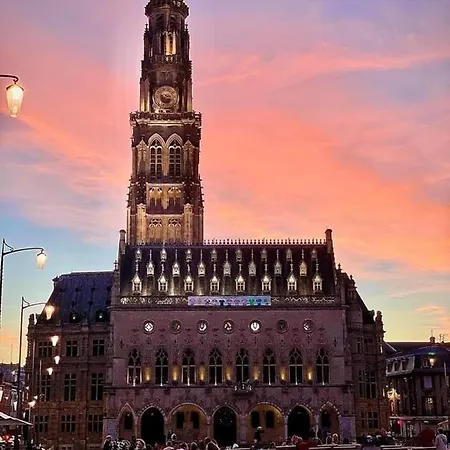 Le 31 Au Coeur Des Places Apartamento